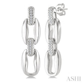 1/10 Ctw Round Cut Diamond Oval Shape D-Link Bold Fashion Earrings in Sterling Silver