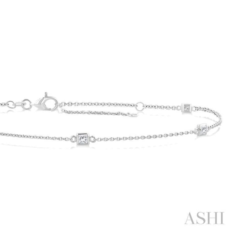 1/4 Ctw Princess Cut Diamond Station Bracelet in 14K White Gold
