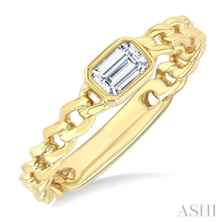 1/5 Ctw Bezel Set Emerald Cut Diamond Curb Link Fashion Ring in 14K Yellow Gold