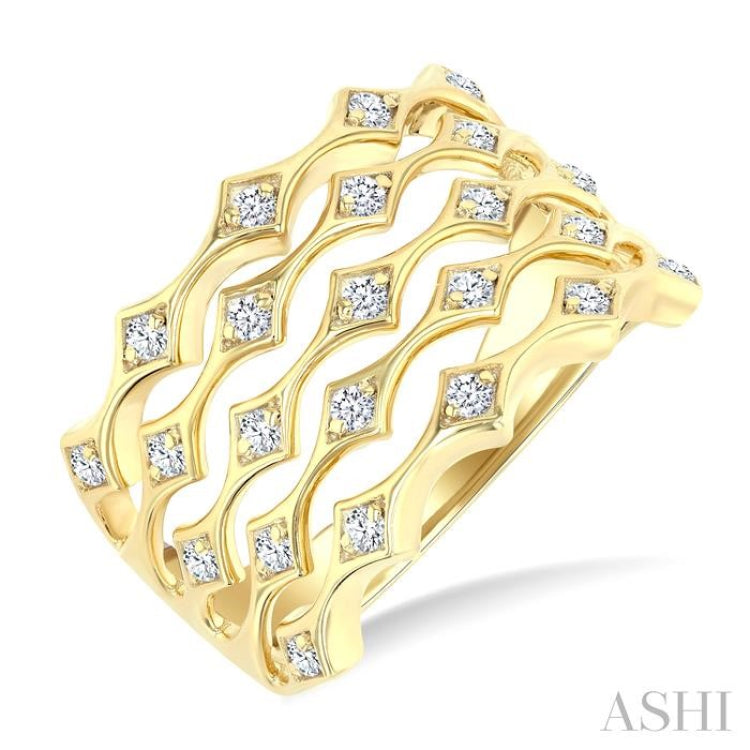 1/3 Ctw 5-Row Kite-Shaped Link Round Cut Diamond Wide Fashion Band in 14K Yellow Gold