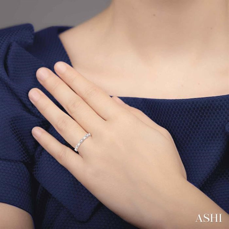 1/2 Ctw Diamond Fashion Band in 14K White Gold