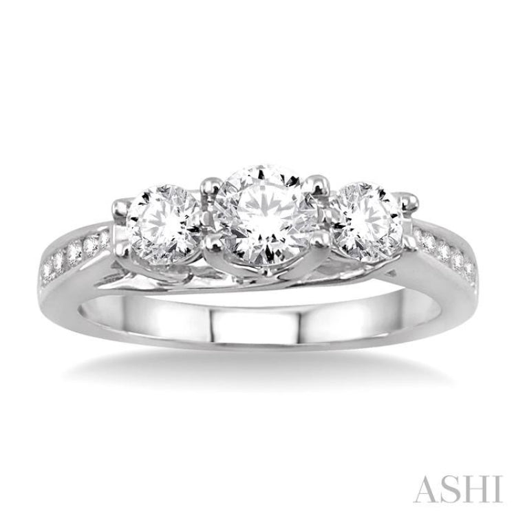 1/2 Ctw Diamond Engagement Ring with 1/4 Ct Round Cut Center Stone in 14K White Gold
