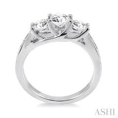 1/2 Ctw Diamond Engagement Ring with 1/4 Ct Round Cut Center Stone in 14K White Gold