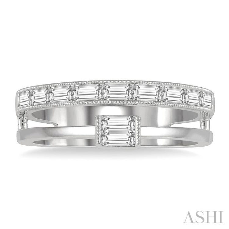 1/2 Ctw Split Baguette Diamond Fashion Ring in 14K White Gold