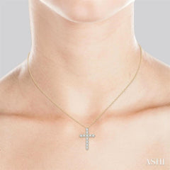 1 1/2 ctw Round Cut Diamond Cross Pendant in 14K Yellow Gold with Chain