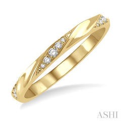 1/10 Ctw Pod Shape Grooves Round Cut Diamond Stackable Band in 14K Yellow Gold
