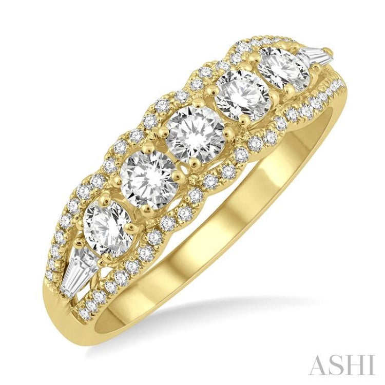 3/4 Ctw Baguette and Round Cut Diamond Fashion Ring in 14K Yellow Gold