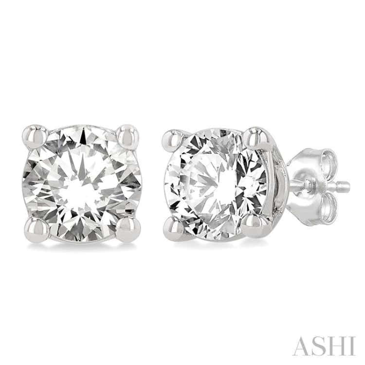 3/4 Ctw Round Cut Diamond Stud Earrings in 14K White Gold