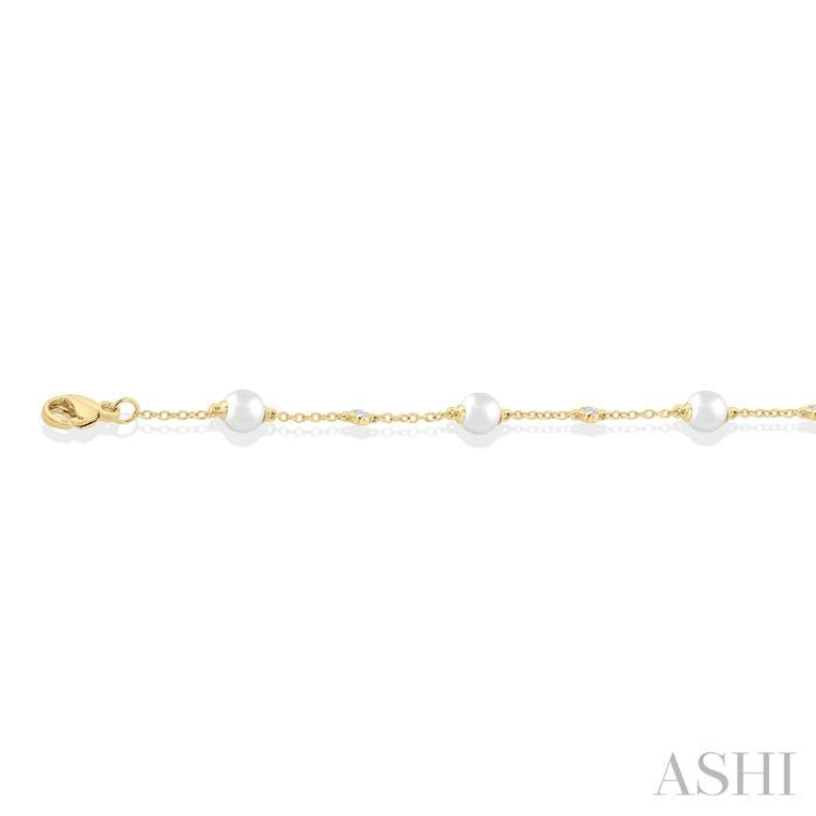 5 MM Round Shape Cultured Pearl and 1/6 ctw Round Cut Diamond Fashion Station Bracelet in 14K Yellow Gold