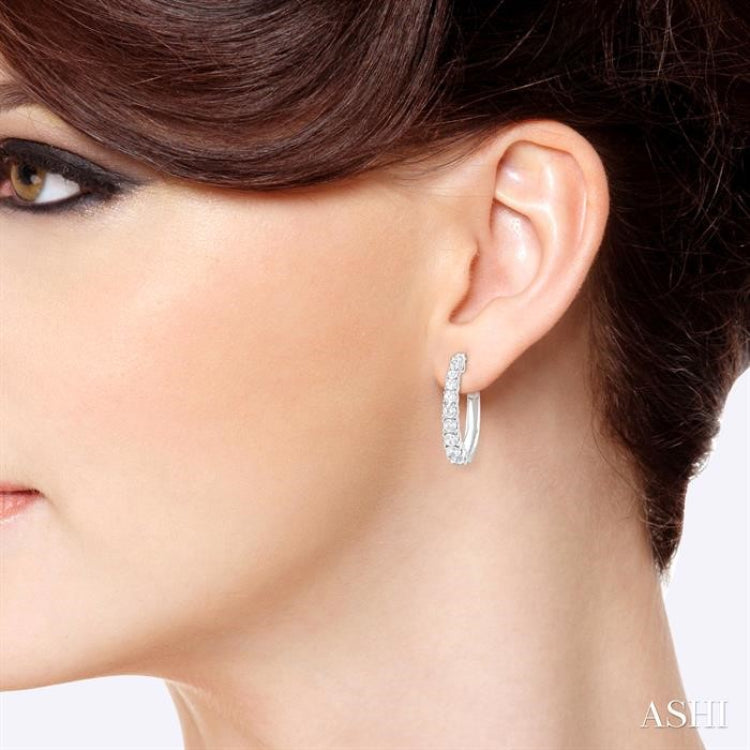 1 1/2 Ctw Graduated Round Cut Diamond Fashion Hoop Earrings in 14K White Gold